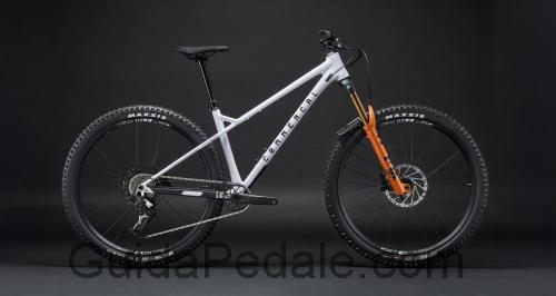 Commencal Meta HT Trail scheda tecnica e recensioni